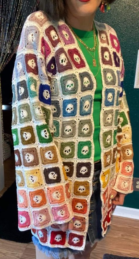 Embroidery Floss Crochet Granny Squares, Skull Granny Square Cardigan, Crochet With Embroidery Floss, Crochet A Skull, Embroidery Floss Crochet, Granny Square Color Combinations, Skull Granny Square, Granny Cardigan, Crochet Gnomes