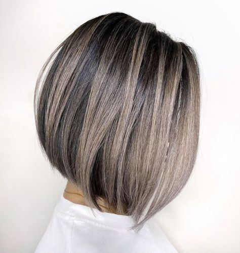 Mushroom Bronde Balayage Brunette, Herringbone Hair Color Technique, Balayage Hair Bob Short, Short Hairstyles With Highlights, Hairstyles With Highlights, Gray Highlights, Balayage Lob, Gray Balayage, Balayage Short