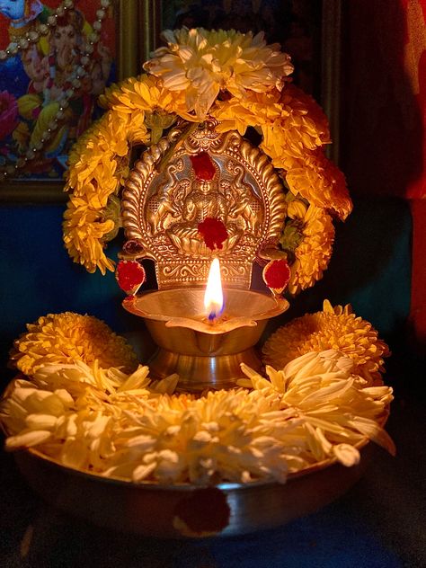 Karthikai Deepam Images, Deepam Images, Kamakshi Deepam, Iyyapan Images Hd Wallpaper, Karthigai Deepam, Devi Images, Pooja Decoration, Devi Images Hd, Lakshmi Devi