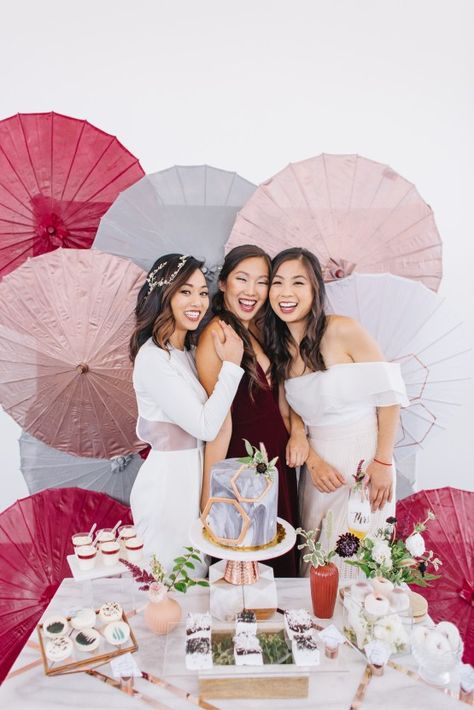 This modern Japanese influence wedding style (uni & sushi!) is so fresh Japanese Wedding Theme, Cherry Blossom Party, Japanese Party, Asian Party, Japan Wedding, Sparkling Rose, Japanese Wedding, Rooftop Wedding, Bridal Musings