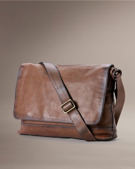 Frye Men's James Messenger - Taupe Leather Messenger Bag Men, The Frye Company, Diy Leather Bag, Bags And Purses, Boots Cowboy, Purses For Women, Handbags Leather, Chic Leather, Leather Laptop Bag