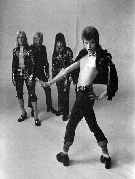 David Bowie & the Spiders from Mars The Spiders From Mars, Spiders From Mars, David Bowie Fashion, Ziggy Played Guitar, Jean Genie, Mick Ronson, Sid Vicious, Space Oddity, Greatest Rock Bands