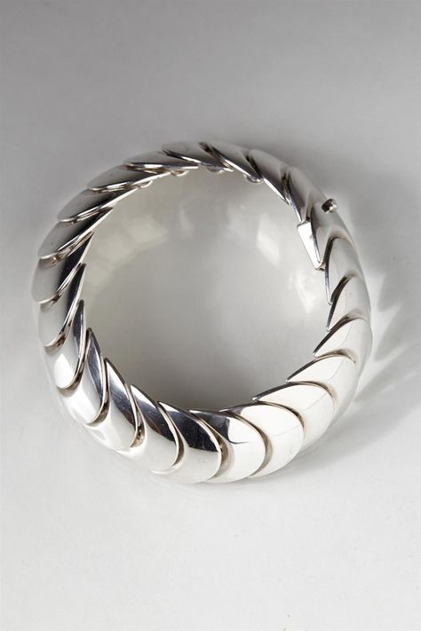 Bracelet for Hans Hansen's Eft., Denmark. 1980's. — Modernity Hans Hansen, Modern Silver Jewelry, Scandinavian Jewelry, Silver Rings With Stones, Modernist Jewelry, The 20th Century, Art Accessories, Jewelry Inspo, Glass Lighting