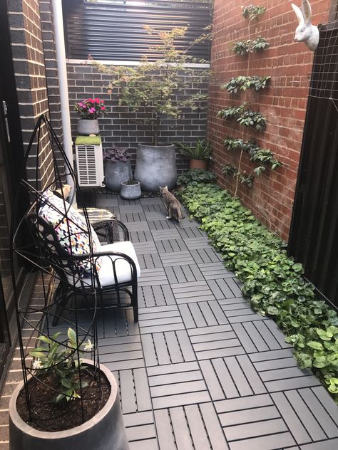 Ikea Balcony Floor, Runnen Ikea Balkon, Ikea Patio Flooring, Ikea Runnen Decking, Temporary Decking, Runnen Ikea Ideas, Ikea Garden Decking, Ikea Outdoor Flooring, Ikea Decking