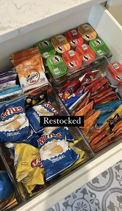 Movie Snack Bar, Dorm Room Snacks, Snack Bin, Snack Rack, Snack Organizer, Food Stamps, Party Food Buffet, Sleepover Food, Junk Food Snacks