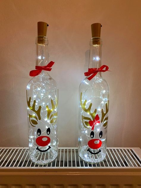 Wine Bottle Crafts Christmas, Holiday Wine Bottles, Hand Painted Wine Bottles, Hand Painted Bottles, Christmas Wine Bottles, Mannequin Dress, Diy Glass Bottle Crafts, Handmade Christmas Crafts, Wine Bottle Diy Crafts