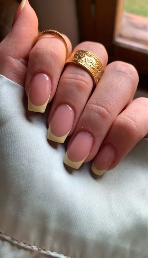 Short Yellow Tip Nails, French Tip Nails Minimalist, Yellow French Tip Gel Nails, Soft Yellow Acrylic Nails, Yellow Nail French Tip, Nails Yellow French Tips, Pastel Yellow Tip Nails, Pastel French Nails Square, Short Yellow French Tip Acrylic Nails