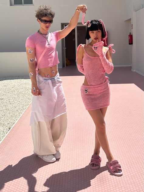 marlon__noah on insta (pink, baggy pants, barbie outfit) Men Pink Aesthetic, Mens Barbie Outfit, Barbie Inspired Outfits Men, Men Barbie Outfit, Pink Baggy Pants Outfit, Barbie Outfits Men, Pink Couple Outfit, Pink Outfits Aesthetic Men, Pink Baggy Pants