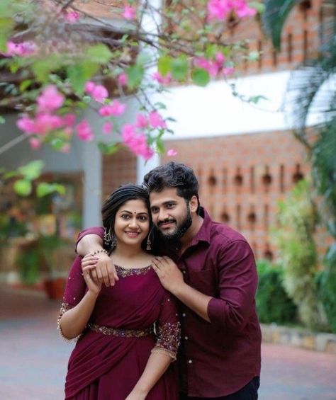 Prewedding Photography Saree, Couple Stills, Engagement Portraits Poses, Outdoor Poses, Traditional Couple, Prewedding Ideas, Traditional Photography, Pre Wedding Photoshoot Props, Engagement Pose