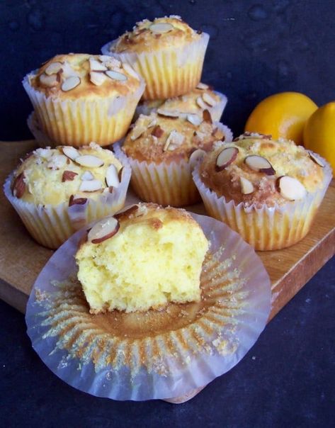 Lemon Ricotta Muffins, Gf Muffins, Ricotta Muffins, Lemon Ricotta Cake, Gluten Free Italian, Ricotta Recipes, Ricotta Cake, Cake Muffins, Sans Gluten Sans Lactose