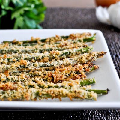 Crispy Parmesan Asparagus Sticks Parmesan Asparagus, Asparagus Fries, Baked Asparagus, Diner Recept, Think Food, Idee Pasto Sano, Side Recipes, Veggie Dishes, Vegetable Dishes