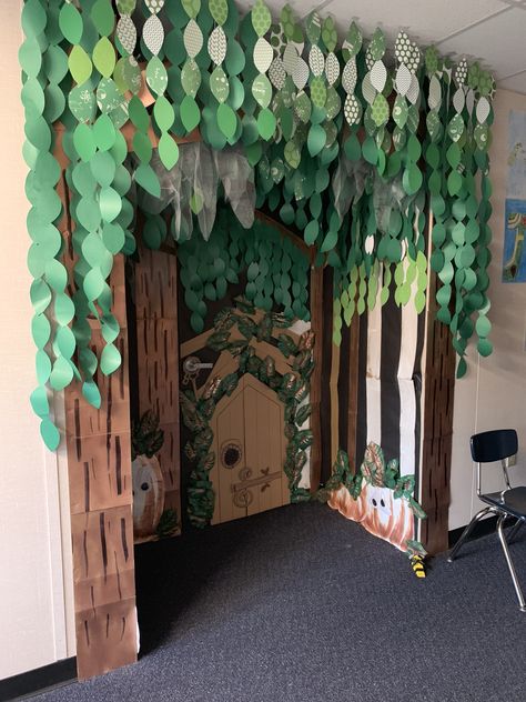 Forest Decorations Classroom, Magic Forest Classroom Theme, Forest Themed Classroom Ideas, Nature Themed Classroom Preschool, Trending Classroom Themes, Enchanted Forest Decorations Fairytale, Enchanted Classroom Theme, Tree Door Decorations Classroom, Paper Classroom Decor