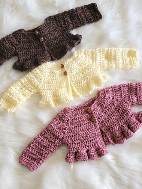 Crochet Cardigan With Hood, Crochet Baby Girl Sweater, Pola Sweater, Crochet Baby Cardigan Free Pattern, Crochet Hooded Scarf Pattern, Baby Cardigan Pattern Crochet, Crochet Baby Projects, Crocheted Slippers, Crochet Baby Sweater Pattern