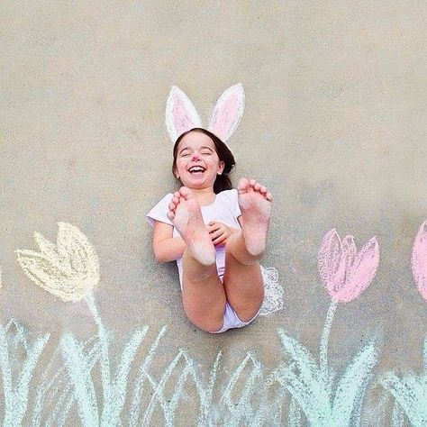 #EasterBunny #Kids #Fun #Laugh #Joy  #HappyEaster little Bunny 🐣🐞❤️ Sidewalk Chalk Photos, Chalk Photography, Chalk Pictures, Lego Easter, Chalk Photos, Easter Portraits, Fun Chalk Art, Easter Photography, Easter Photoshoot