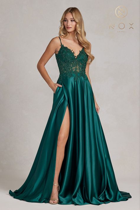 Special Ocassion Dresses, Long A Line Skirt, Dress With Corset, Stunning Prom Dresses, Prom Long, Occasion Dresses Wedding, Embroidered Bodice, Formal Party Dress, A Line Prom Dresses