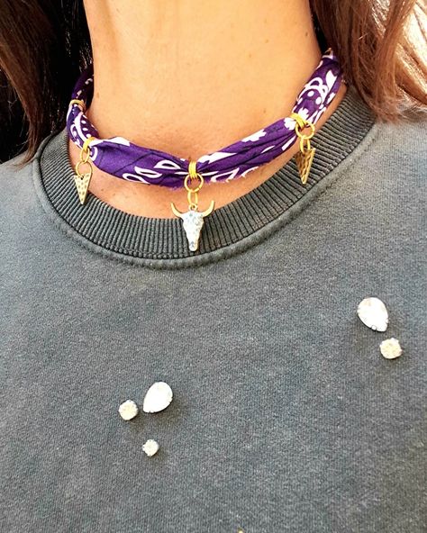 Channelling rustic charm with a touch of boho vibes 💜 Embrace your inner wanderer with a purple bandana necklace featuring a bold bull head charm. #pendantnecklace #bandanacrafts #bohostyle Bandana Necklace, Purple Bandana, Bandana Crafts, Bull Head, Tropical Summer, Red Chili, Boho Vibe, Jewelry Projects, Bandanas