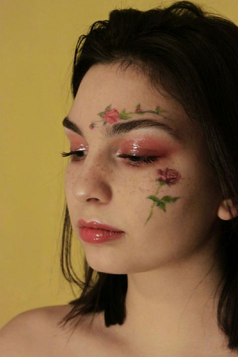 #makeup #facemakeup #art #rose #roses #faceart #facepainting #yellow Rose Eye Makeup Art, Rose Makeup Look Flower, Rose Inspired Makeup, Rose Face Paint, Rose Makeup Look, Rose Flower Makeup, Rose Stencil, Flower Makeup, Rose Makeup