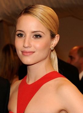 Sleek side part low ponytail Side Parting Ponytail, Side Part Low Ponytail, Low Ponytail Hairstyle, Tame Frizzy Hair, Celebrity Hair Inspiration, Braids Jumbo, Havana Twists, Twists Braids, Diana Agron