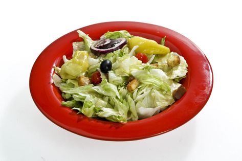 Salad Pizza, Salad Dressing Recipes Homemade, Italian Salad Dressing, Italian Salad, Dressing Recipes, Eat Salad, Garden Salad, Summer Food, China Painting