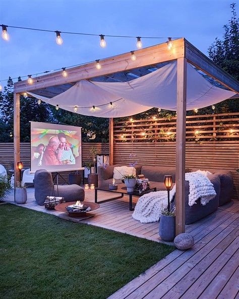 Backyard Movie Theaters, Cinema Idea, Backyard Movie Nights, Backyard Movie, Pergola Design, Modern Garden Design, Backyard Inspiration, Outdoor Movie, Backyard Inspo