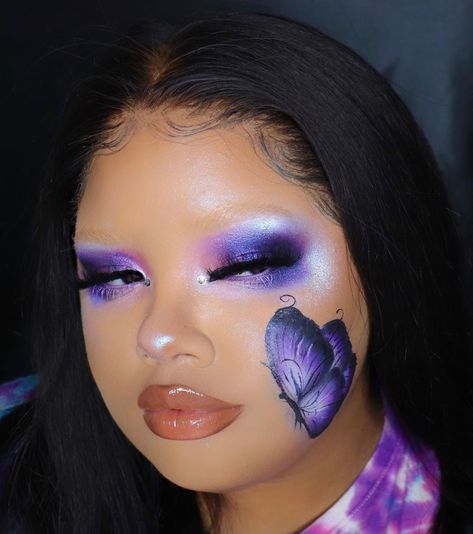 Purple Butterfly Eye Makeup, Purple Butterfly Makeup, Purple Editorial, Butterfly Makeup Look, Butterfly Eye Makeup, Editorial Glam, Halloween Female, Female Costume, Under Eye Makeup