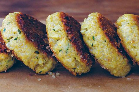 Little Quinoa Patties recipe Heidi Swanson, Quinoa Patties, Quinoa Cake, Quinoa Recipes Healthy, Patties Recipe, Quinoa Healthy, Main Course Recipes, Quinoa Recipes, Health Eating