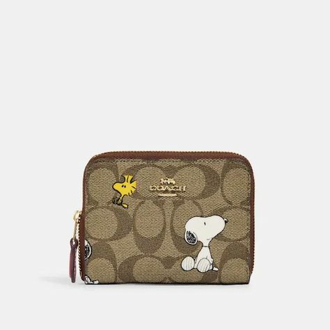 Snoopy Collectibles, Boston Shearling, Birkenstock Boston Shearling, Snoopy Love, Snoopy Woodstock, Girly Bags, Coach Outlet, Coach Wallet, The Peanuts