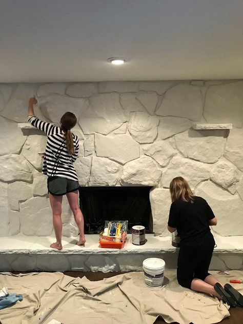 Painted Rock Fireplaces, Painted Stone Fireplace, Stone Fireplace Makeover, Rock Fireplace, Fireplace Redo, Fireplace Update, Paint Fireplace, Rock Fireplaces, Interior Wall Paint