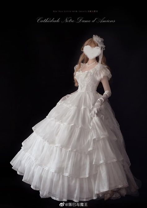 Fluffy Wedding Dress, Kpop Shifting, Ethereal Wedding Dress, Princess Vibes, Lolita Outfits, Carnegie Hall, Ethereal Wedding, Royal Dresses, Princess Ball Gowns