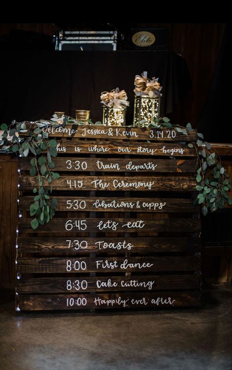 Pallet Sign For Wedding, Backyard Wedding Pallet Ideas, Wedding Time Schedule, Pallet Schedule Wedding, Pallet Wedding Timeline, Wood Themed Wedding Decorations, Pallet Itinerary Wedding, Wood Pallet Projects Wedding, Wedding Timeline Pallet Sign