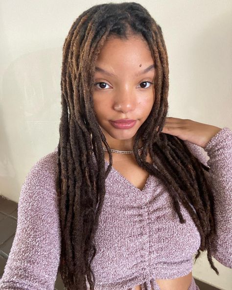 Chloe Halle, Chloe And Halle, Chloe X Halle, Really Long Hair, Halle Bailey, Locs Hairstyles, Halle, Locs, Hair Inspo