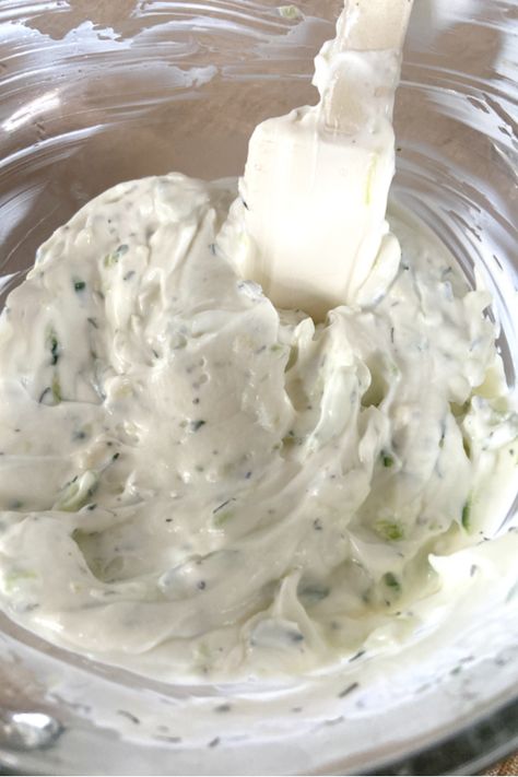 Homemade Tzatziki Sauce Recipe - An Easy, 10 Minute Recipe Taziki Sauce Recipe, Taziki Sauce, Tzatziki Sauce Recipe Easy, Easy Tzatziki Sauce, Bread Dipping Sauce, Tzatziki Sauce Recipe, Homemade Tzatziki Sauce, Cucumber Yogurt, Greek Restaurant