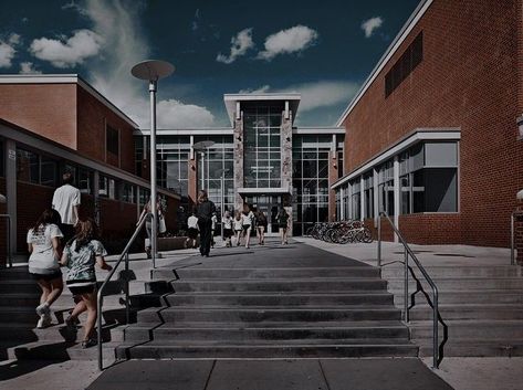 Highschool Layout, Highschool Exterior, The Darkest Minds Series, Luxury Office Interior, Dark Royalty Aesthetic, Aesthetic Era, Detective Aesthetic, Panic Rooms, Dark Academy