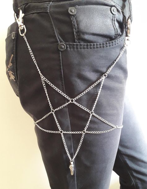 Metal Punk Rock Layered Chain Keychains For Men Women Waist Key Chain Wallet Jeans Hip-hop Pants Belt Chains Jewelry Pentagram Pants Chain ! Material: Steel  Adjustable clip for any size leg ! Due to the light and screen difference, the item's color may be slightly different from the pictures. Please understand. Make sure you don't mind before you bid. Please allow 10-20mm differences due to manual measurement Estimated time of delivery will also take about 21 to 35 days. Jewelry Metal Types, Diy Pant Chain, Black Metal Accessories, Grunge Accessories Diy, Pants With Chains, Punk Chains, Punk Crafts, Slip Chain, Belt Chains