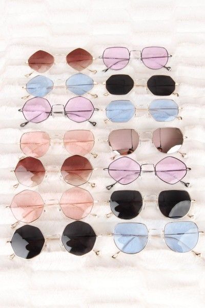 Cute Glasses Frames, Glasses Frames Trendy, Fancy Glasses, Glasses Trends, Trendy Glasses, Cute Sunglasses, Sunglasses Women Fashion, Cute Glasses, Fashion Eye Glasses