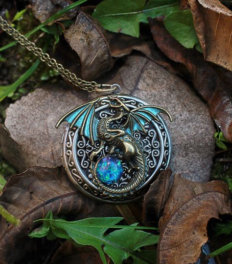 Yule Outfits, Fantasy Locket, Wandering Trader, Fantasy Jewelry Necklace, Dragon Locket, Dragon Amulet, Fantasy Accessories, Magical Necklace, Steampunk Dragon