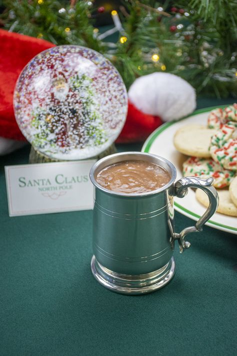 Christmas Dessert Drinks, Easy Coffee Drinks Recipes, Fictional Food, Perfect Hot Chocolate, Cold Chocolate, Christmas Morning Recipes, Holiday Recipies, The Santa Clause, Christmas Potluck