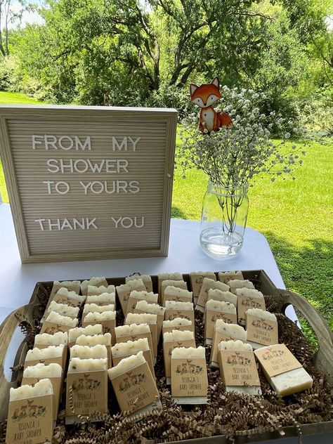 Baby Shower Non Traditional, Nutural Baby Shower Theme, Neutral Woodland Baby Shower Ideas, Baby Shower No Gender Theme, Earthy Baby Shower Theme, Gender Nuetral Baby Shower Idea, Baby Shower Decor Gender Neutral, Simple Boho Baby Shower Ideas, Spring Woodland Baby Shower Theme