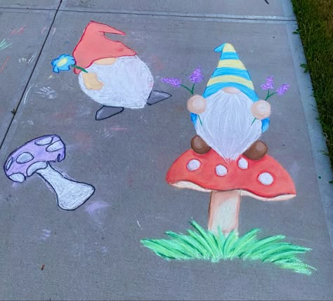 Fun Chalk Drawings, Chalk Mushrooms, Gnomes Mushroom, Sidewalk Drawing, Chalk Doodles, Easy Chalk Art, Chalking Ideas, Easy Chalk Drawings, Chalk Art Ideas