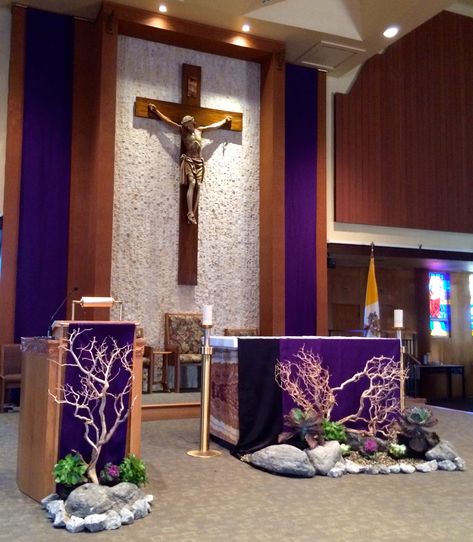 Holy Spirit Church Lent 2014 Modern Worship Space, Easter Altar Decorations, Lent Decorations, Pentecost Craft, Lent Decorations For Church, Catholic Lent, Church Altar Decorations, Liturgical Art, Church Altar