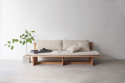 INTERIOR TRENDS | Japandi interior trend is 2017style Apartment Couch, Wooden Daybed, Minimalist Furniture Design, Daybed Design, Minimal Furniture, Minimalist Sofa, Italian Interior, Daybed Sofa, Minimalist Furniture