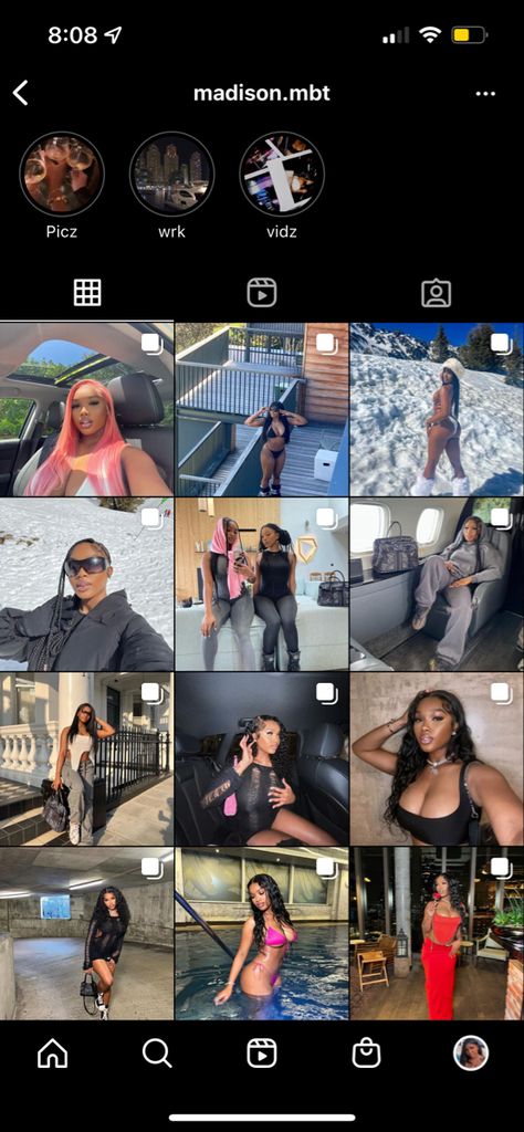 Instagram Content Pictures, Instagram Fashion Influencer, Black Model Instagram Feed, Dream Life Aesthetic Black, Black Fashion Influencer Aesthetic, Content Ideas Black Women, Instagram Content Creator Aesthetic, Instagram Influencer Aesthetic Fashion, Instagram Fashion Influencer Aesthetic