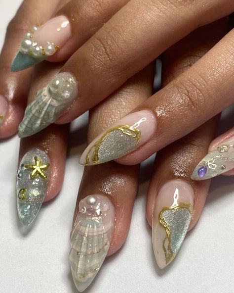 15 Pisces Season Nail Ideas That Embrace Your Inner Siren Pisces Season, Seashell Nails, Beachy Nails, Teal Nails, Summery Nails, Vibrant Nails, Mermaid Nails, Vacation Nails, Manicure Ideas