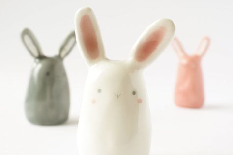 We Create Ceramic Creatures To Keep You Company Italy Gift Ideas, Bunny Ceramic, Easter Bunny Figurines, Easter Pottery, Rabbit Sculpture, Pottery Animals, Italy Gift, Ceramic Bunny, Sculptures Céramiques