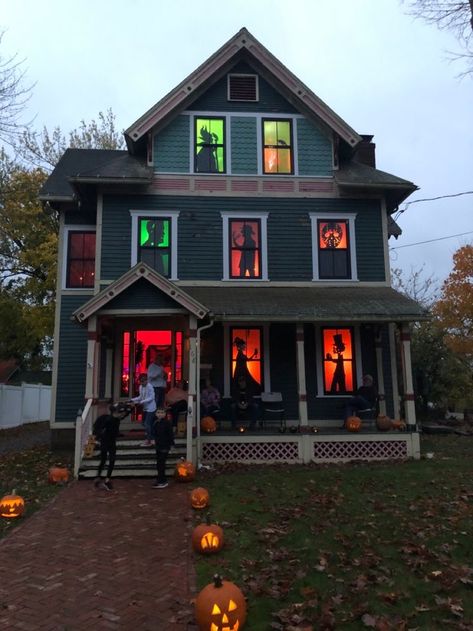 Outdoor Halloween House Decorations, Spooky Halloween House Exterior, Haunted Houses Aesthetic, Nostalgic Halloween Decor, Halloween House Aesthetic, Halloween House Exterior, Fairy Gardens Ideas, Diy Halloween Window Silhouettes, Fairy Garden Aesthetic