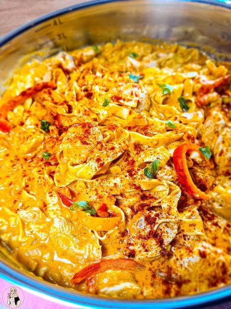 Piri Piri Recipe, Nandos Chicken And Rice Recipe, Piri Piri Chicken And Rice, Nandos Pasta, Nandos Recipes, Low Calorie Creamy Chicken, Nandos Chicken Recipe, Low Calorie Pasta Recipes, Pasta Recipe Creamy