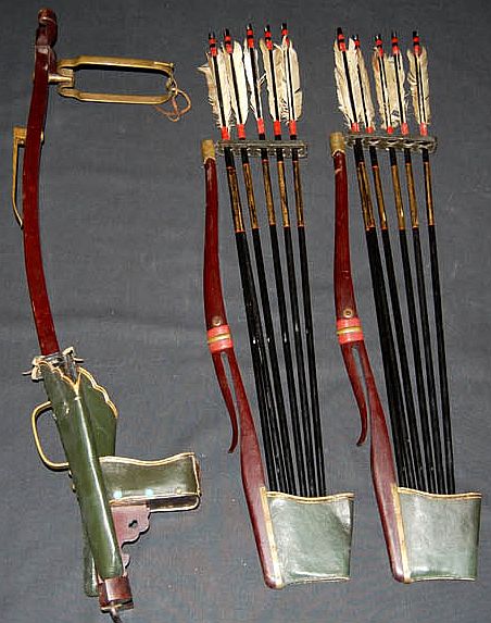 Yumi dai (archery stand), it holds two yumi (bows) and two shiko type yebira (quivers) with arrows. Archery Stand, Yumi Bow, Bow Hunting Gear, Mounted Archery, Bow Quiver, Arrow Art, Types Of Hunting, Traditional Bow, Archery Bows