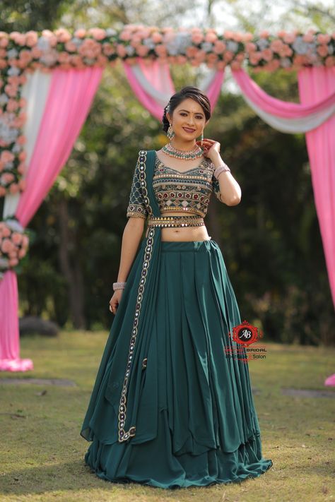 Lehnga Designs Latest For Girls, Simple Choli Ideas, Leganha Designs Simple, Lahga Choli Designer Party Wear, Lehenge Ke Design, Lahga Choli Designer, Long Skirt And Top Indian Wedding, Simple Choli Designs Latest, Leghana Design Simple