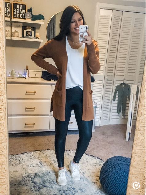 Black Leather Leggings Outfit Casual Sneakers, Leggings And Cardigan Outfit Work, Leggings And Sneakers Outfit Fall, Legging And Cardigan Outfit, Leggings With Cardigan Outfit, Fake Leather Leggings Outfit, Brown Faux Leather Leggings Outfit, Leggings Outfit Fall Casual, Cozy Fall Outfits With Leggings