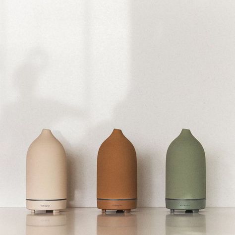 Pretty Oil Diffuser, Cool Essential Oil Diffuser, Essential Oil Humidifier, Best Diffusers For Essential Oils, Aesthetic Oil Diffuser, Air Difusser, Cute Diffuser, Oil Diffuser Decor, Diffuser Decor Ideas